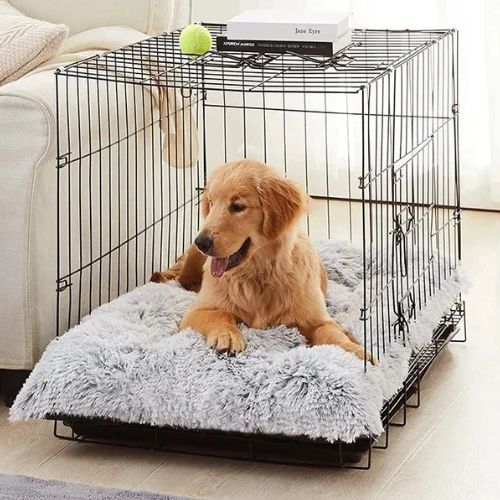 Coussin chien doux et moelleux, parfaitement adapté à une cage, offrant confort et apaisement à votre compagnon. Idéal pour transporter ou sécuriser le chien tout en respectant son bien-être.
