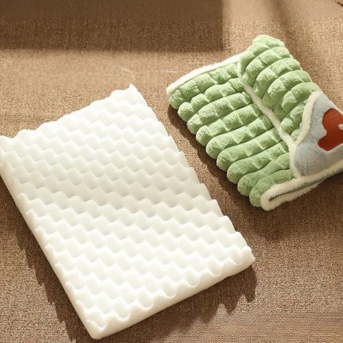 Un lit chien déhousser près à ranger ou à laver pratique et durable