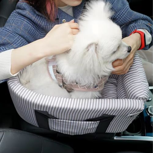Lit pour chien utilisé en voiture, forme sécurisée avec rembourrage doux, idéal pour le confort de l’animal pendant les trajets