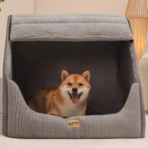 Un Shiba Inu couché dans une NICHE POUR CHIEN XXL en tissu gris avec large ouverture