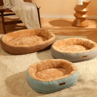 Coussin pour chien douillet déhoussable, offrant chaleur et sécurité pour un sommeil réparateur.