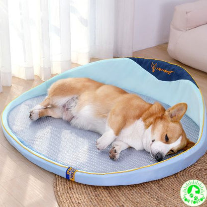 tapis-chien-rafraichissant-isolant-dehoussable-amovible-confortable-apaisant-cocon-frais-moelleux-antiderapant-antistress-detente-impermeable-etanche-lit-chien-chat-pour-cage-petit-moyen-taille-anti-chaleur-anti-canicule-bien-etre-pratique-detente-rebords-surelevees-ergonomique-orthopedique-mousse-memoire-de-forme-facile-a-nettoyer-lavable-turquoise-bleu-coussin-chien-chat-respirant-design-elegant-attrayant-reposant-calmant