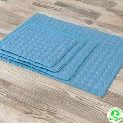 tapis-pour-chien-rafraichissant-contre-la-chaleur-resistant-durable-indechirable-confortable-pour-voiture-canape-cage-lit-grand-petit-chien-lavable-doux-moelleux-anti-stress-apaisant-reutilisable