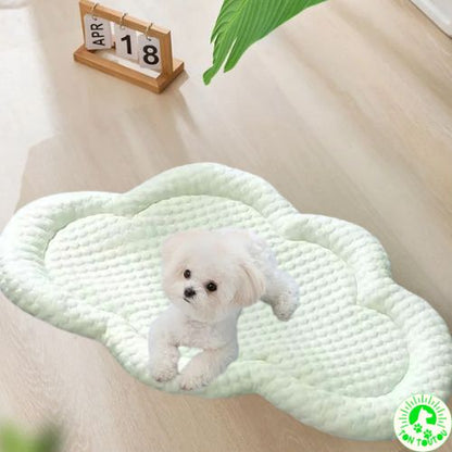 tapis-rafraichissant-chien-chat-confortable-apaisant-cocon-frais-antiderapant-antistress-impermeable-etanche-lit-chien-chat-petit-moyen-taille-anti-chaleur-bien-etre-pratique-detente-rebords-surelevees-ergonomique-facile-a-nettoyer-lavable-vert